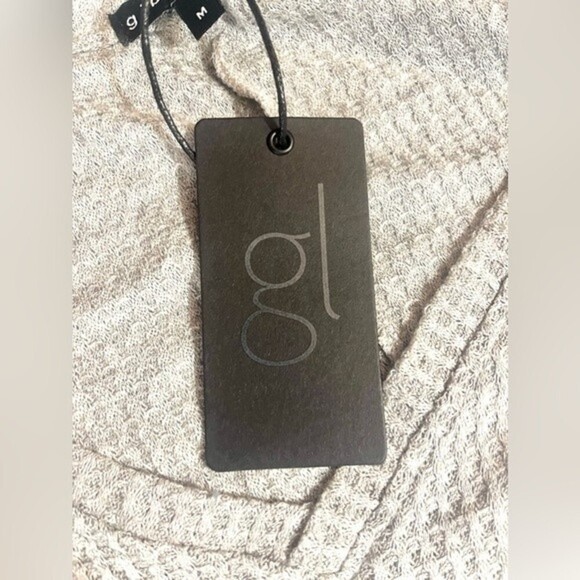 BNWT Gibsonlook Women's Light Gray Pullover Waffle Knit Oversized Tunic Medium​ - Picture 4 of 6